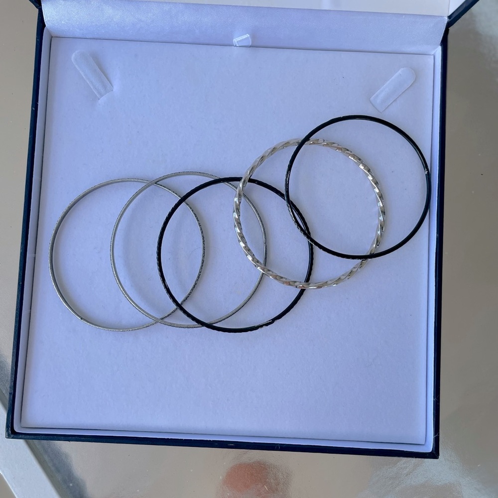 Silver bracelets - Picture 3 of 4
